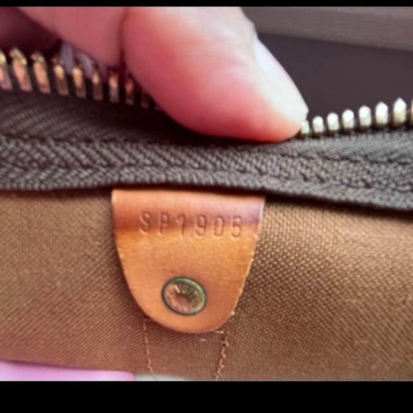 LV Keepall55 - Picture 2 of 16